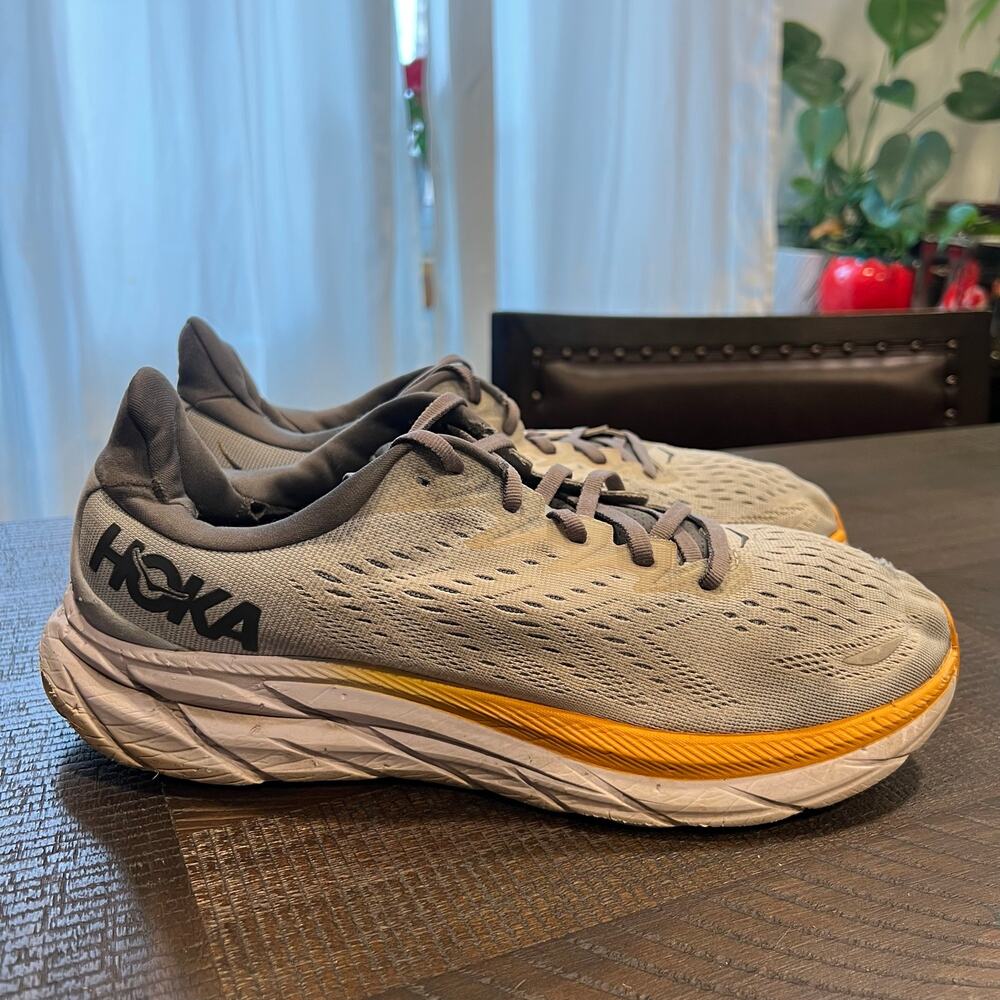 Hoka Clifton 8 gray running shoes men 10.5 D